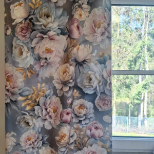 Zasłona w duże kolorowe kwiaty, wys. 250 cm. szer. 145 cm.